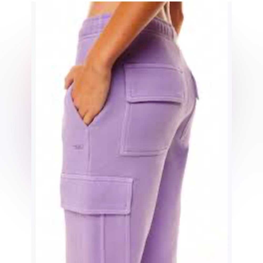 TNA fleece cargo sweat pants